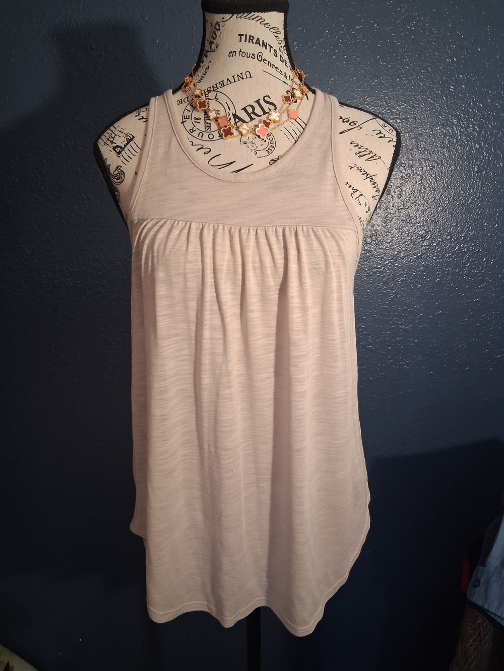 American Eagle Women’s Sleeveless Gathered Tank Top - Cream M